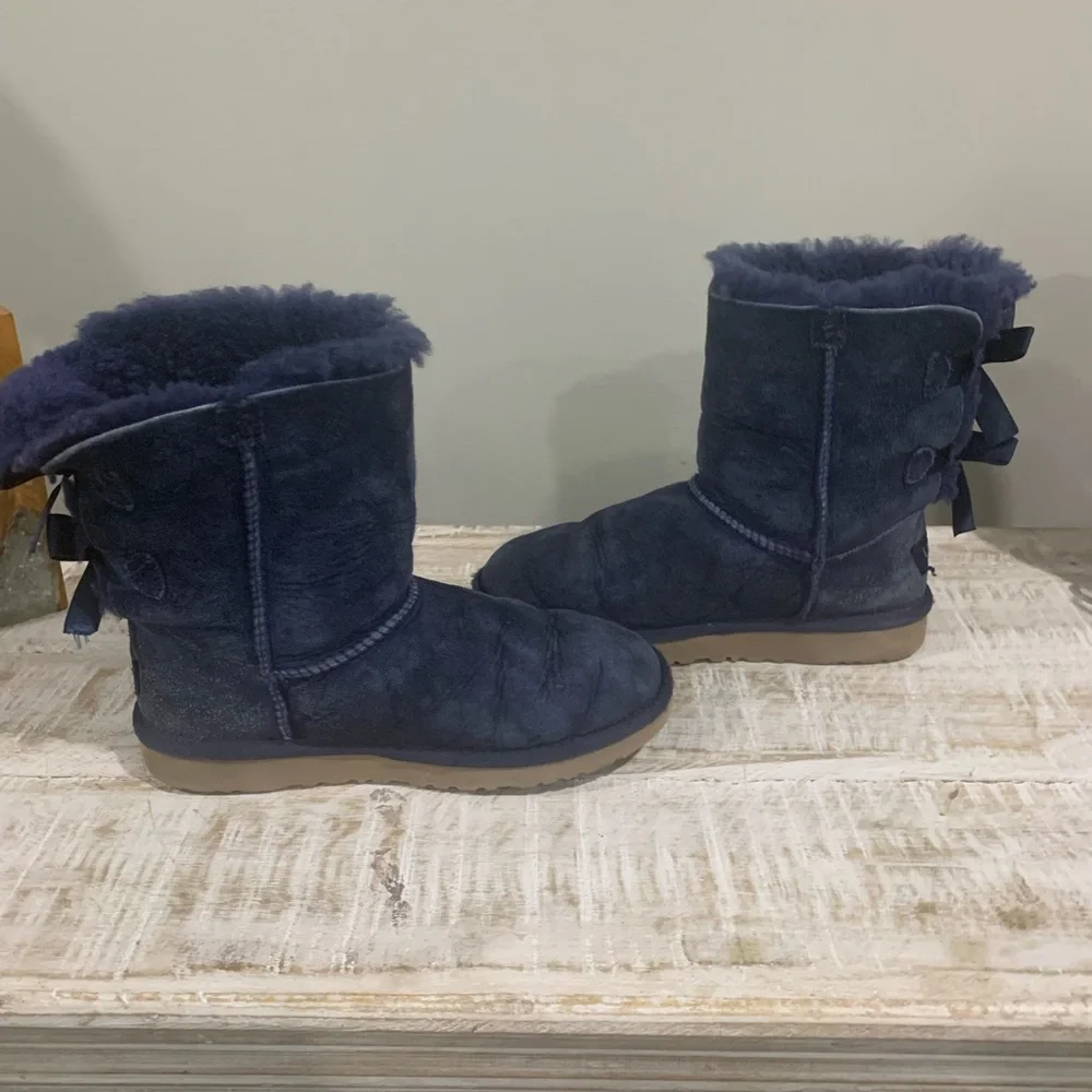 UGG Bailey Bow II Boots size 3‎